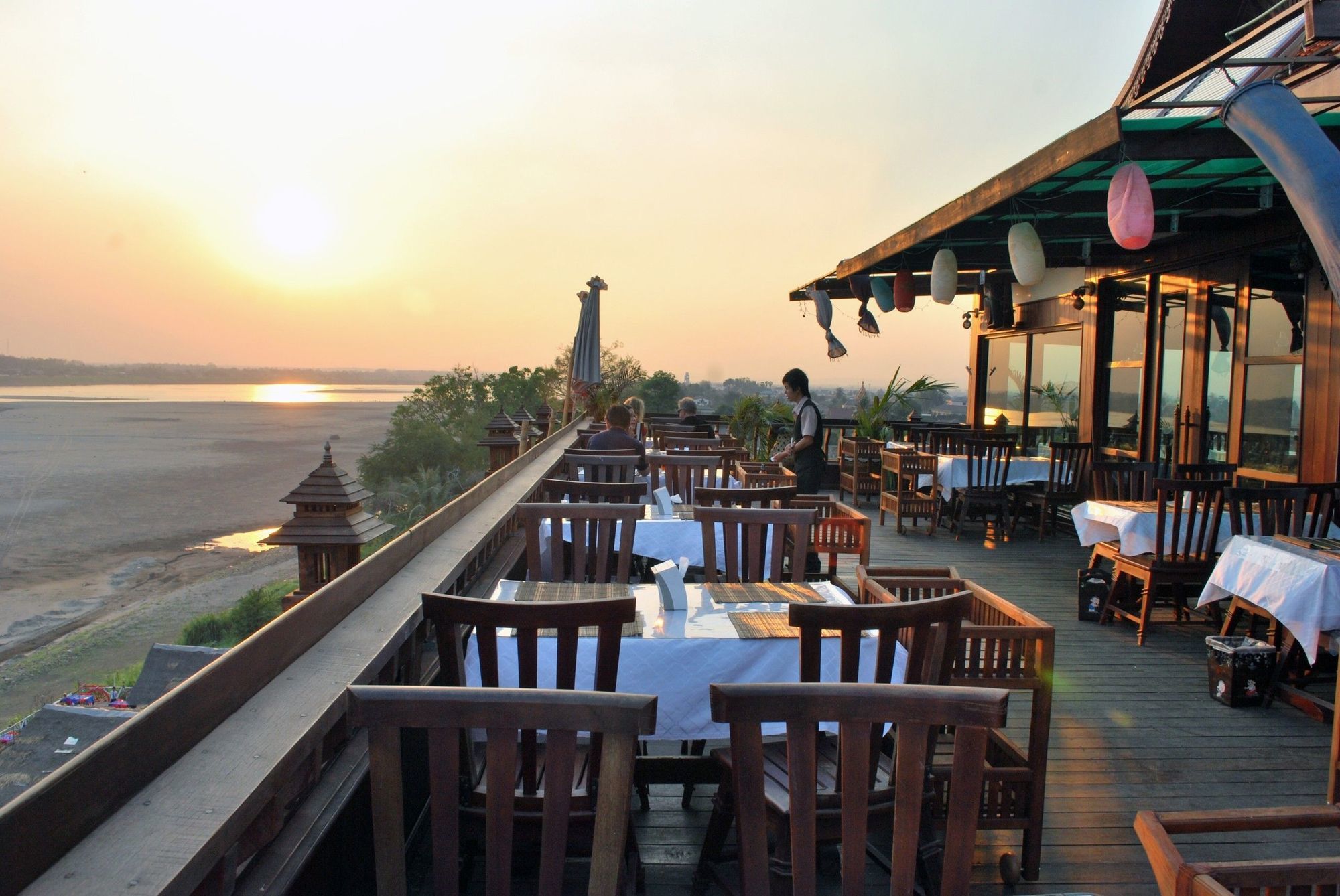 Sengtawan Riverside Hotel Vientiane Restaurant foto