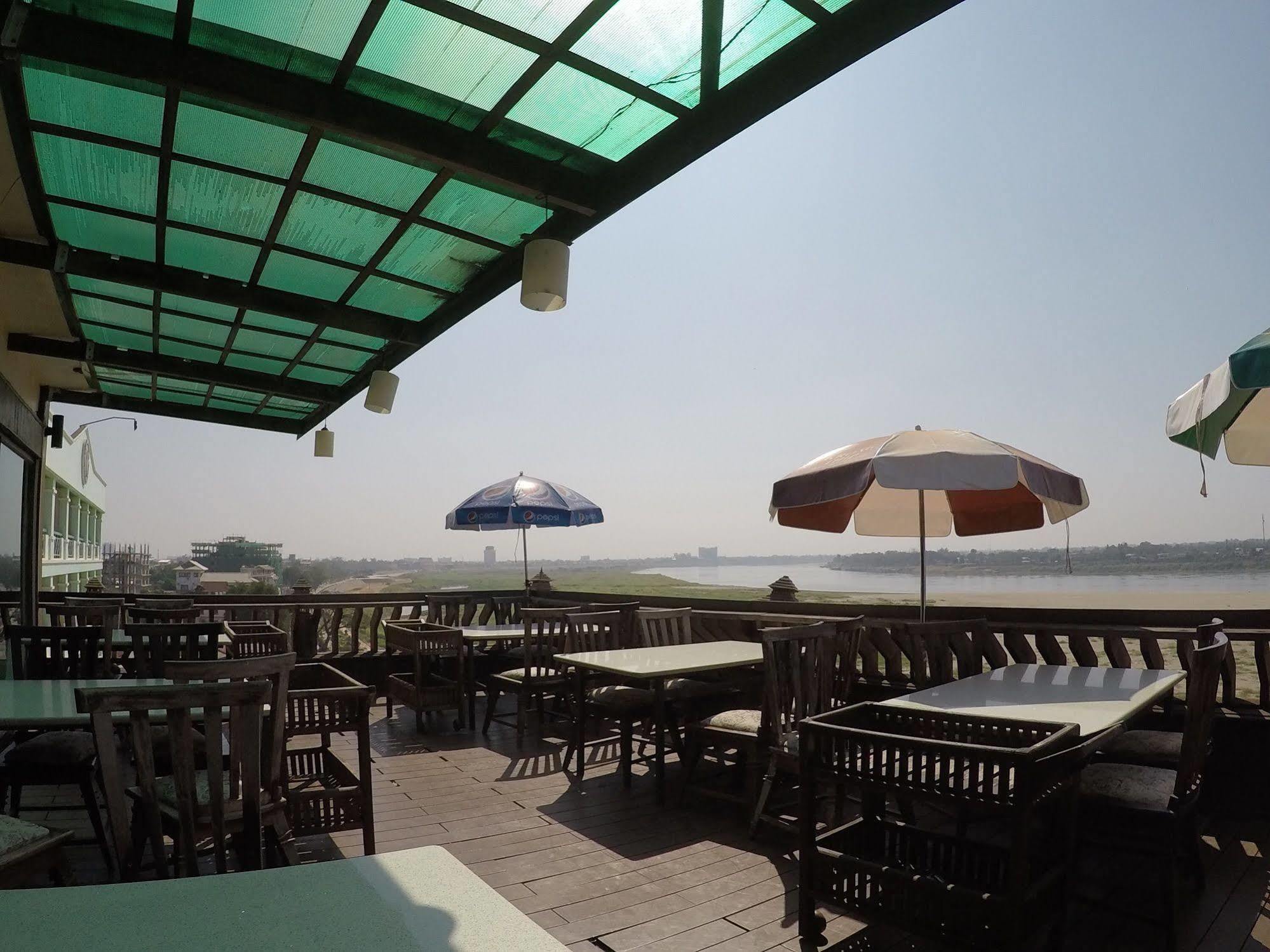 Sengtawan Riverside Hotel Vientiane Exterior foto