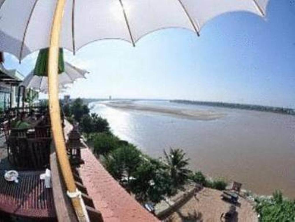 Sengtawan Riverside Hotel Vientiane Exterior foto